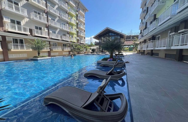 Cozy & Convenient Fully Furnished 1-Bedroom Apt 3 mins from the Airport & Malls