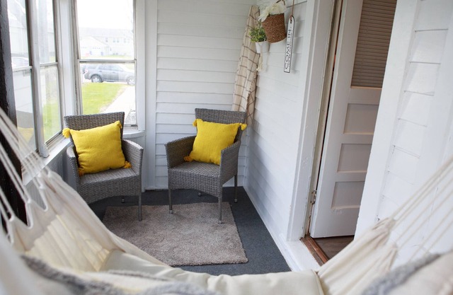 Cozy & Convenient Retreat Near Downtown Sioux Falls