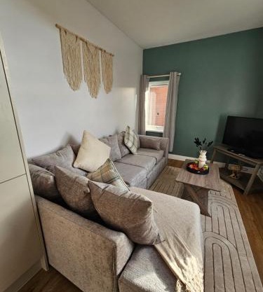 Cozy Corner - 2 Bedroom Apartment