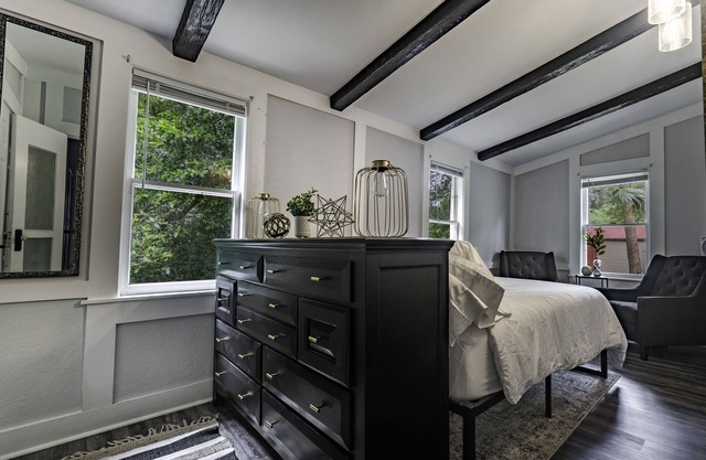 Cozy Cottage at the Springs