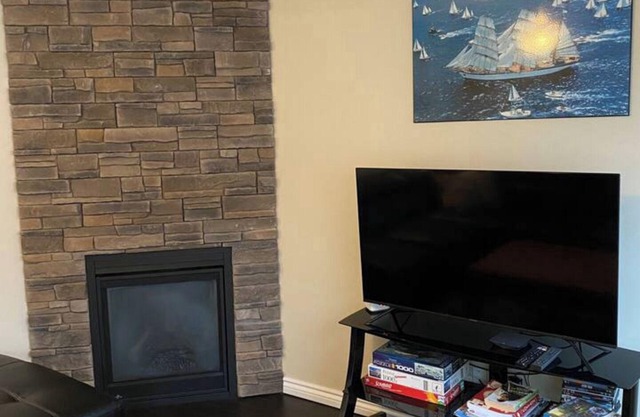 Cozy Cottage Retreat on Georgian Bay – Your Perfect Escape Awaits!