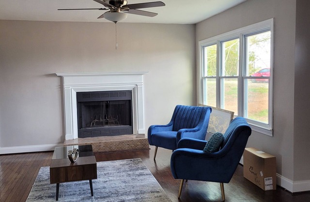 Cozy Cottage Close to Historic Downtown Newnan