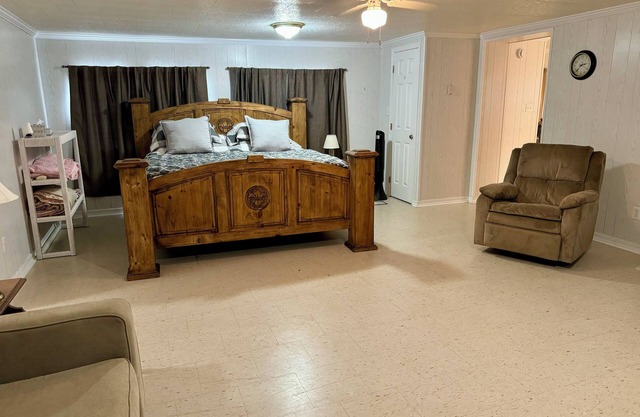 Cozy cottage in charming Shongaloo with AC/Heat