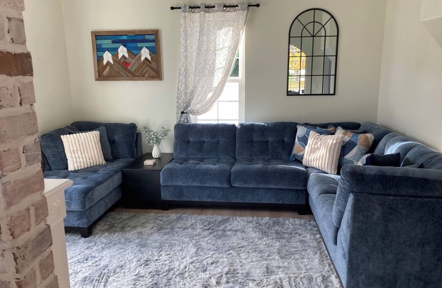 Cozy Cottage in Monroe. Newly remodeled with fun amenities including hot tub!