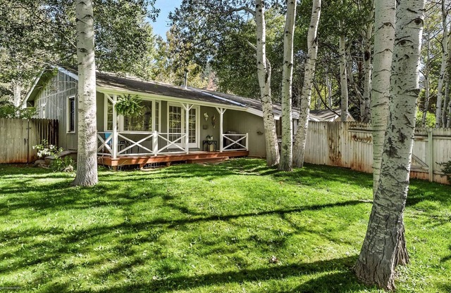 Cozy cottage near bus stop, skiing & Aspen