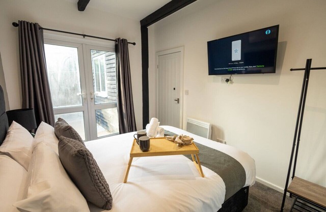 Cozy Cottage Near Fields & Harry Potter Studios