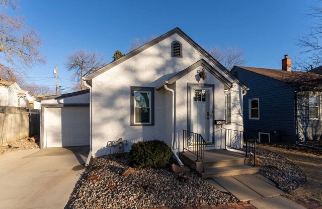 Cozy Cottage | Near Sanford Hospital