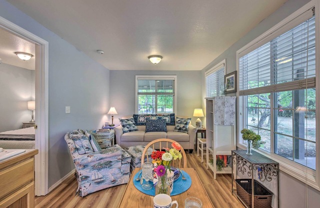 Cozy Cottage on Flower Farm w/Baker Creek Views!