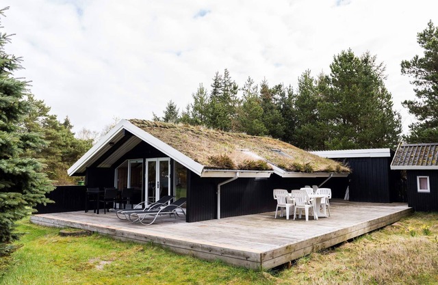 Cozy Cottage Retreat in Blavand-By Traum
