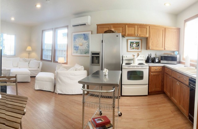 Cozy Cottage settled in the heart of beautiful Yamhill Valley wineries.