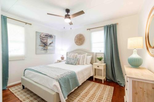 Cozy Cottage with 4 Beds Sleeps 6