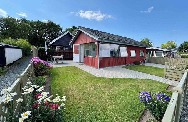 Cozy cottage with a view of Kerteminde Fjord.