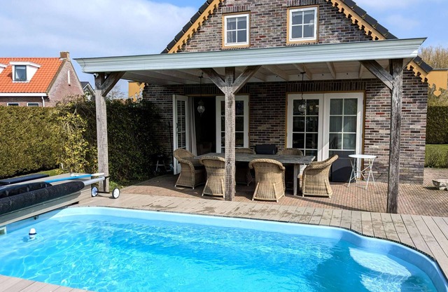 Cozy cottage with heated pool, garden and covered terrace