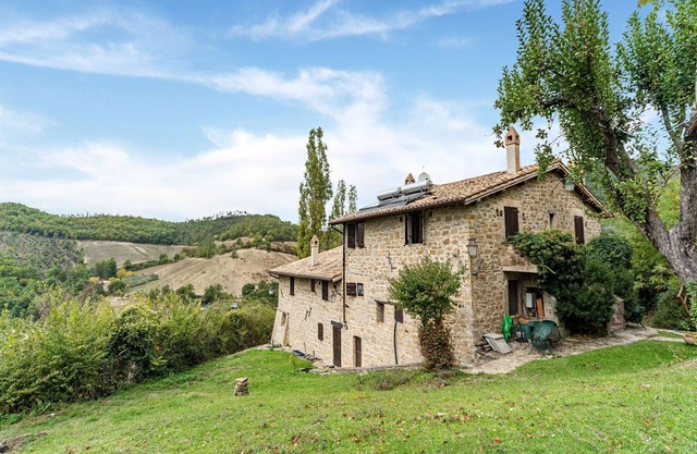 Cozy cottage with pool in Assisi