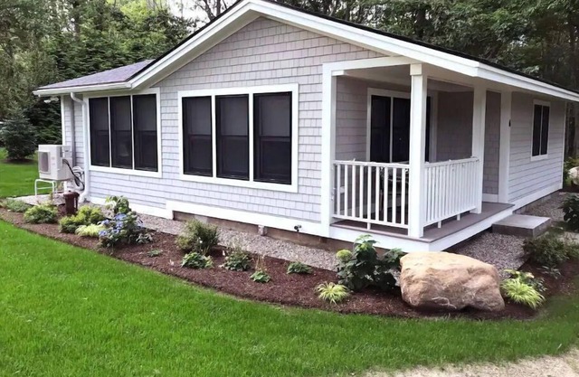 Cozy Cottage With Private Water Access