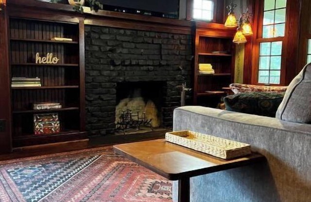 Cozy Craftsman on Charming Street - 5 min walk to base