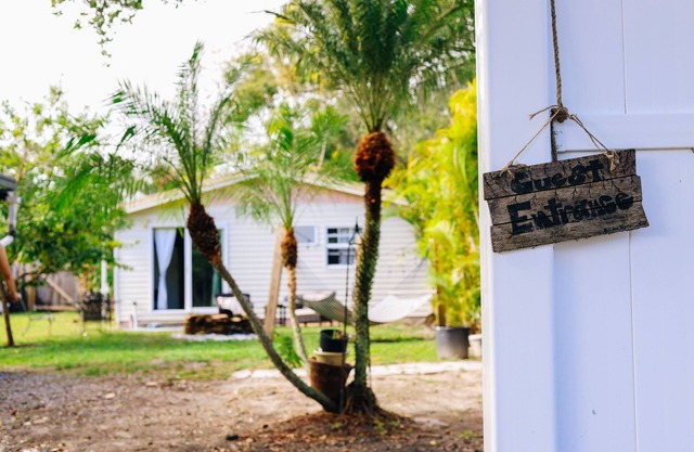 Cozy creative getaway guesthouse