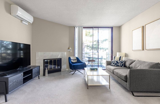Cozy Cupertino 2BR w/Gym, Pool, nr. Apple & Google, by Blueground
