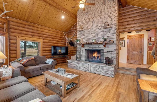 Cozy Custom Cabin In The Pines-Williams AZ