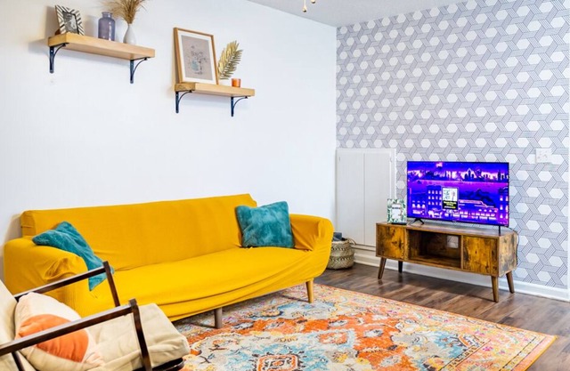 Cozy/cute townhouse- fenced yard minutes from Ft. Novosel