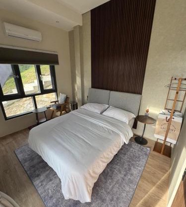 Cozy Detached Private Room with Roofdeck Near White Beach