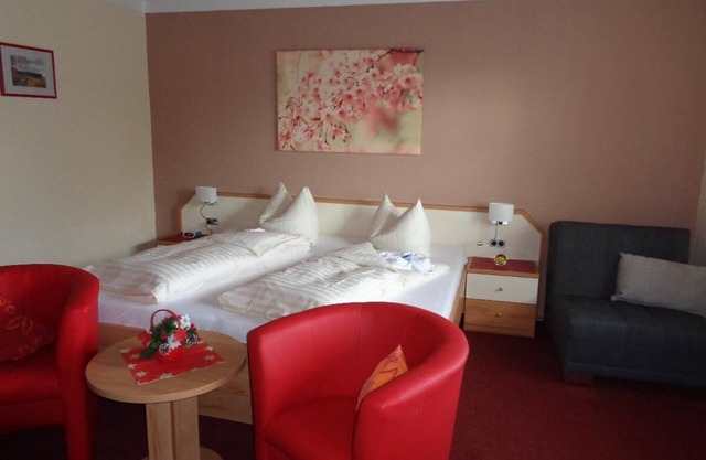 Cozy double room (25 sqm) for 2 persons with small fridge