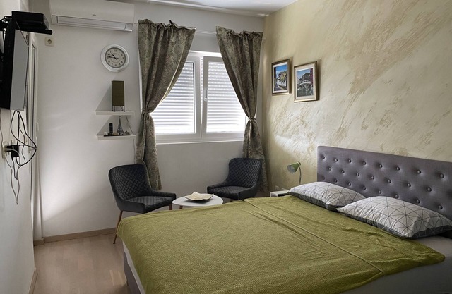 cozy double room with balcony/very central