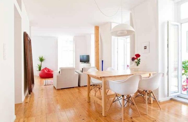 Cozy Duplex flat with AC. Lovely neighbourhood.