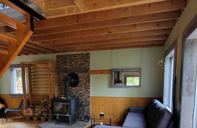 Cozy Eco Cabin on Lake