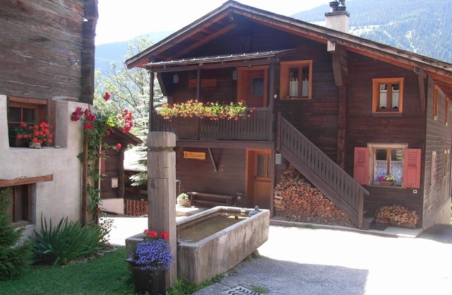 Cozy family-friendly apartment in an idyllic hamlet