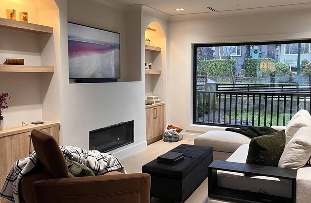 Cozy family home With Large kitchen and family dinning table