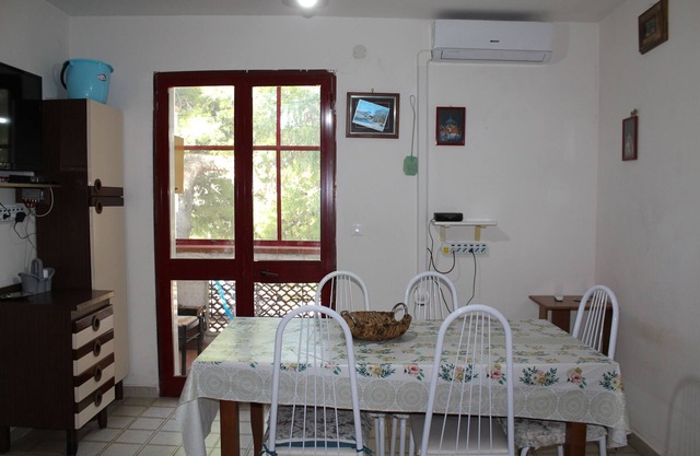 Cozy family house 50 meters from the sea, with ample park for children