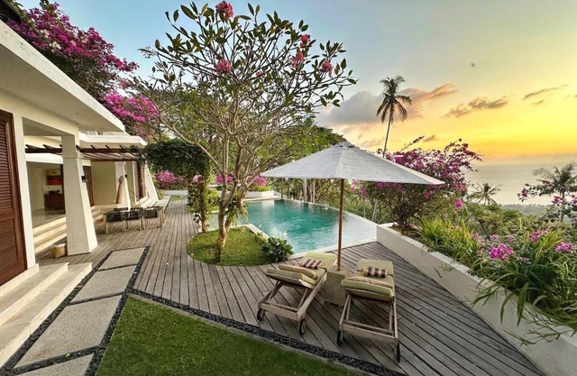 Cozy Family Villa with Sunset View
