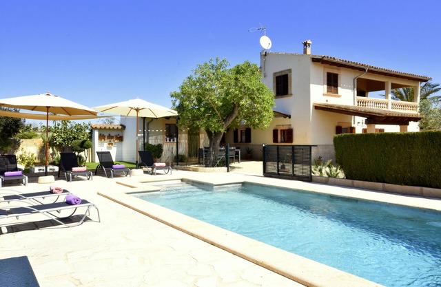 Cozy finca near Porreres with 3 bedrooms and private pool