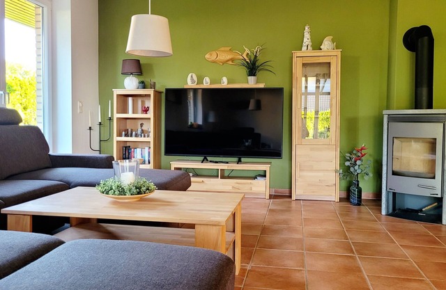Cozy first floor apartment with garden directly on Lake Plau