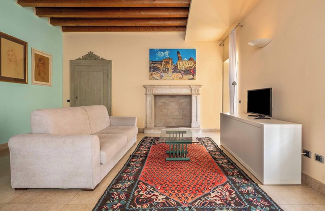 Cozy flat with balcony few steps from Arena