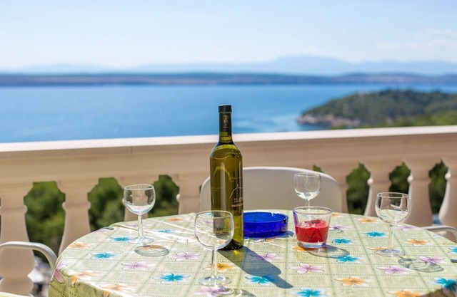 Cozy flat with stunning sea views, BBQ and only 500 metres to the beach