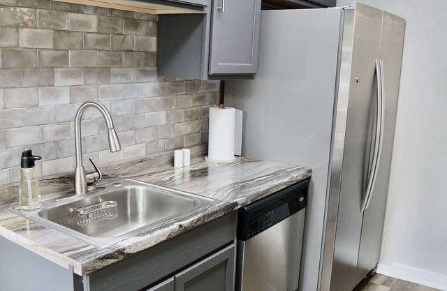 Cozy Getaway - Just 10 Minutes from the Beach & Steps from Golf and Park!