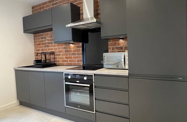 Cozy Getaway Minutes From Old Trafford, Trafford Centre & Other top Attractions!