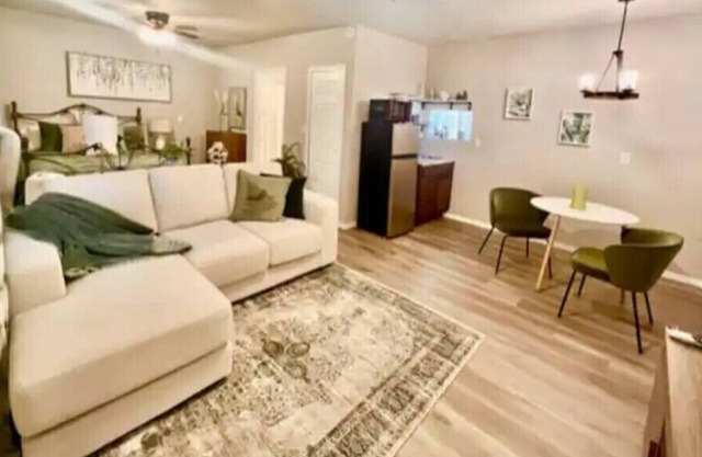 Cozy Guest Cottage