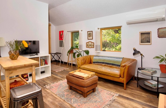 Cozy Guest Home in Downtown White Salmon
