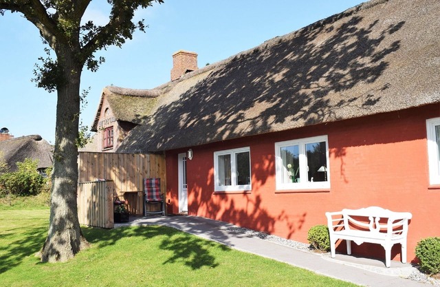 Cozy Half of a House in Dagebüll with Garden and Private Parking