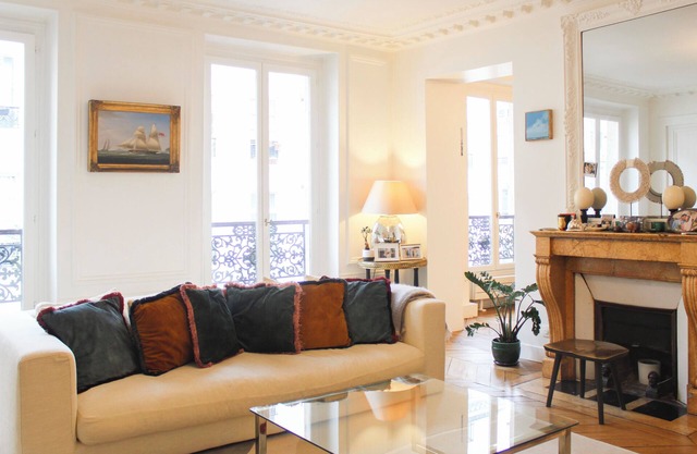 Cozy Haussmanian flat in the heart of Paris