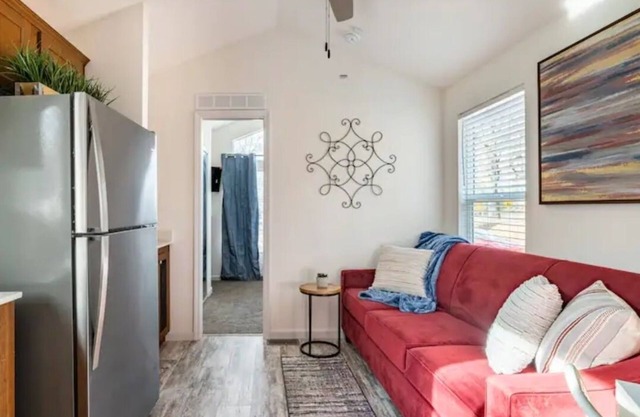 Cozy haven, 2 bed 1 bath, high speed WiFi, Fully furnished, no cleaning fees