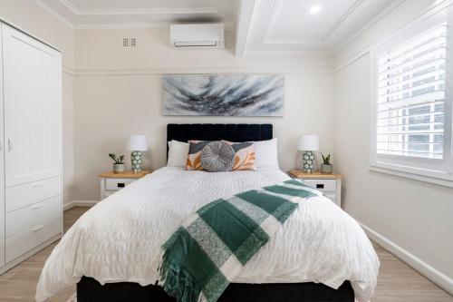 Cozy Heritage Home 10mins walk to Wollongong Hospital with Free Parking and Fast Internet