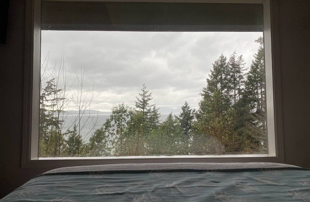 Cozy hidden gem tucked away where the mountains meet the sea.
