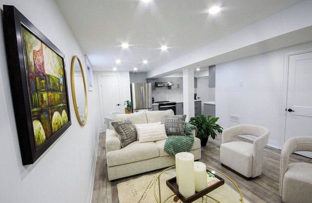 Cozy Hideaway - Your home away from home. Private Entry + Full Kitchen