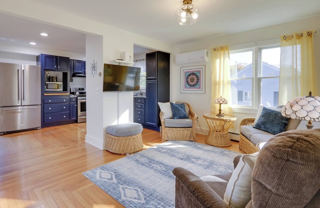Cozy Historic Wakefield Home Close to Beaches