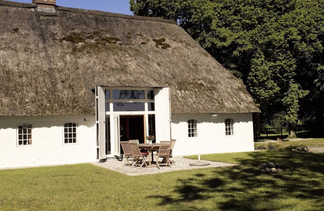 Cozy Holiday Apartment Herzverloren in the Countryside of Stadum