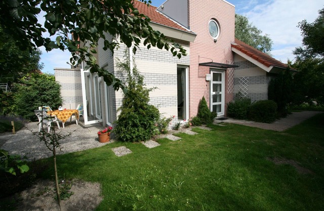 Cozy holiday home 150 meters from the beach on the IJsselmeer